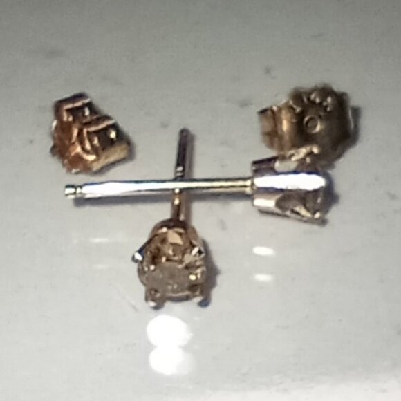 14Kt Yellow Gold 1/4-Carat Champagne Diamond Stud Post Earrings - Picture 2 of 2